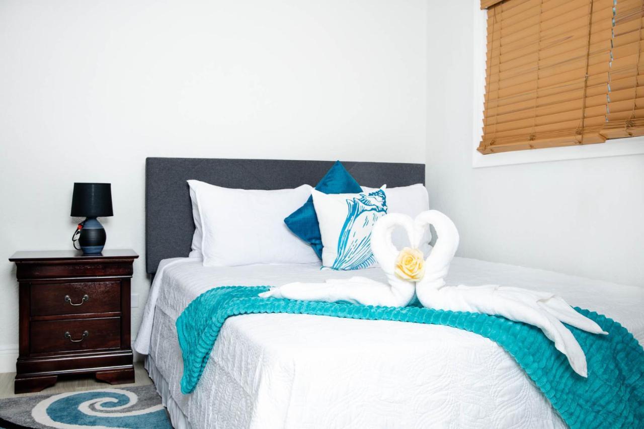 Sheer Bliss Beachview Apt #2 George Town Luaran gambar
